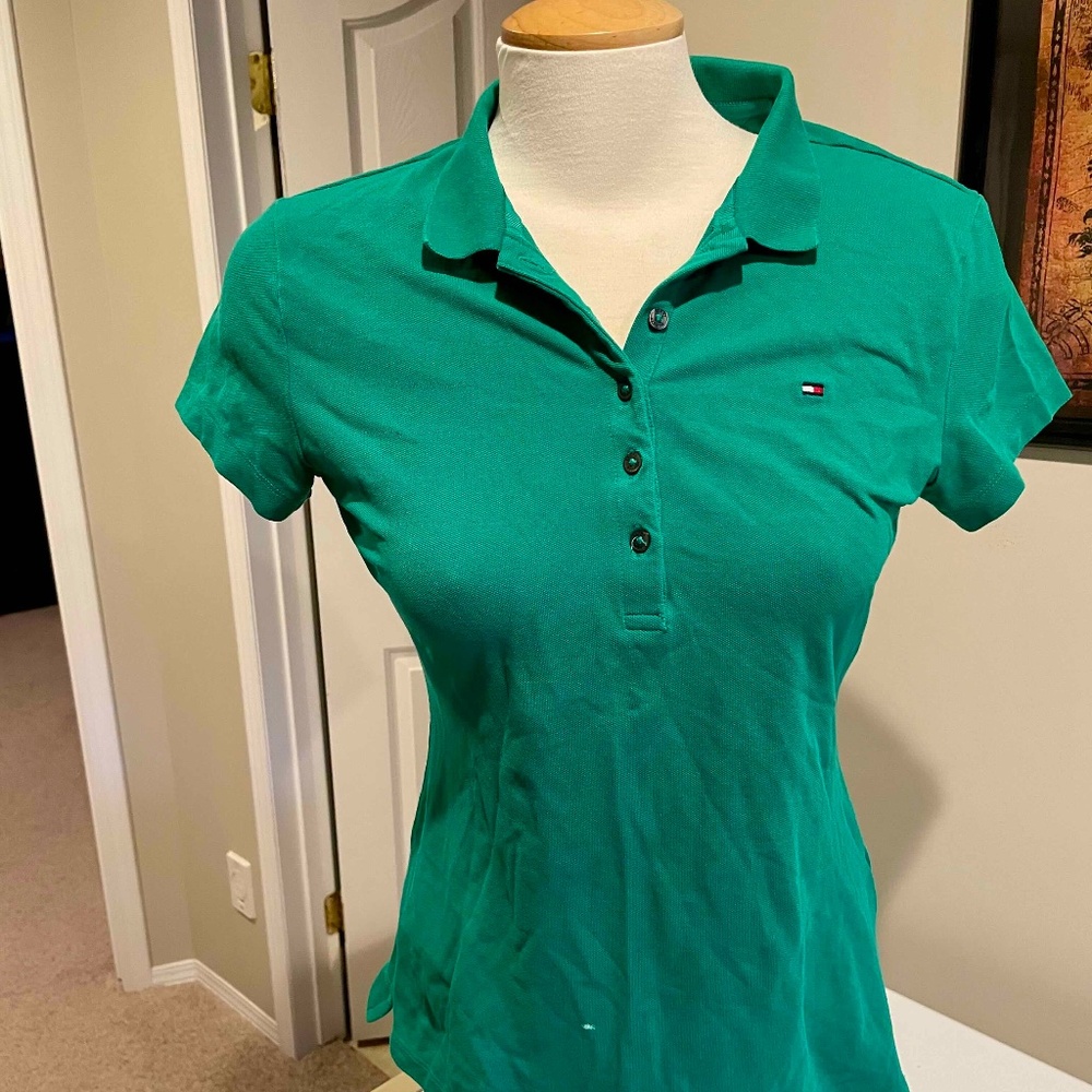 Womens Tommy Hilfiger T-shirt Size Medium